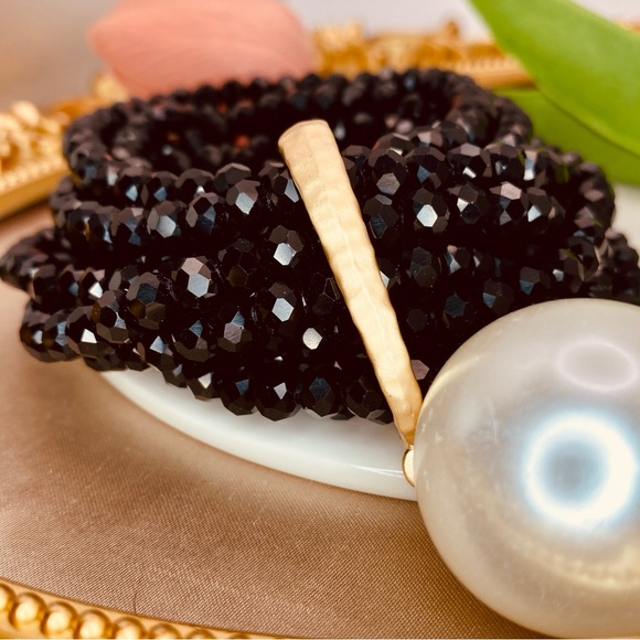 Statement Multi-Layer Black Crystal Beaded Exaggerated Pearl Accent Bracelet - Picture 5 of 10